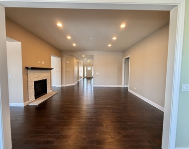 3907 Nannyberry Street - Photo Thumbnail 11