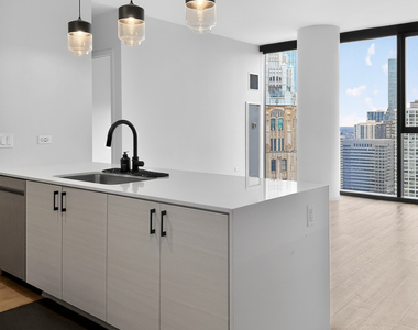 88 E Wacker Place - Photo Thumbnail 3
