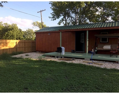 241 E Jackson Street - Photo Thumbnail 2