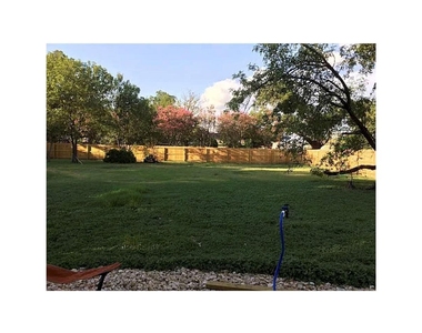 241 E Jackson Street - Photo Thumbnail 8