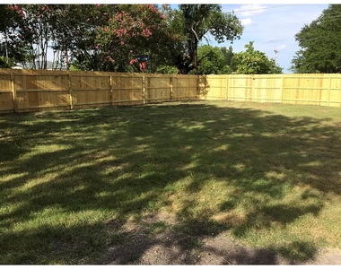 241 E Jackson Street - Photo Thumbnail 5
