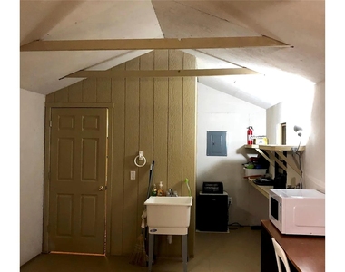 241 E Jackson Street - Photo Thumbnail 12