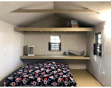 241 E Jackson Street - Photo Thumbnail 10