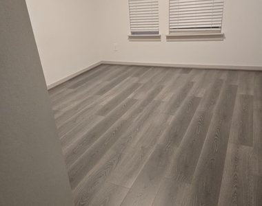7106 Marina Heights Way - Photo Thumbnail 14