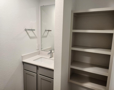 7106 Marina Heights Way - Photo Thumbnail 9