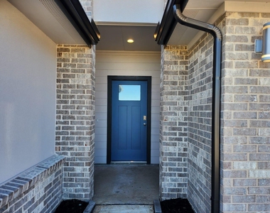 7106 Marina Heights Way - Photo Thumbnail 2