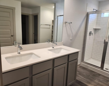 7106 Marina Heights Way - Photo Thumbnail 10
