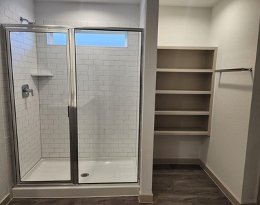 7106 Marina Heights Way - Photo Thumbnail 11