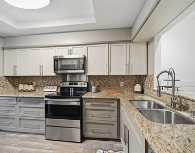 3226 Poe Drive - Photo Thumbnail 4