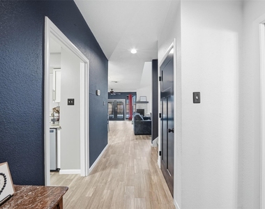 3226 Poe Drive - Photo Thumbnail 3