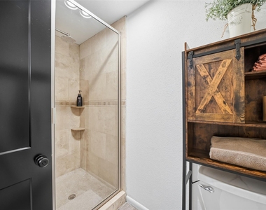 3226 Poe Drive - Photo Thumbnail 24