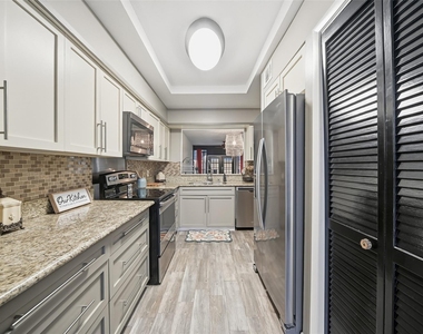 3226 Poe Drive - Photo Thumbnail 7