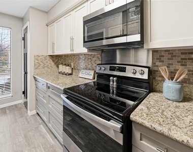 3226 Poe Drive - Photo Thumbnail 6