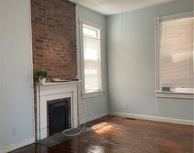 712 W Washington Street - Photo Thumbnail 1