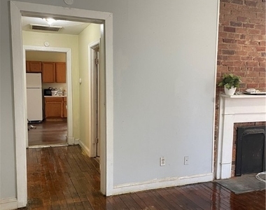 712 W Washington Street - Photo Thumbnail 6