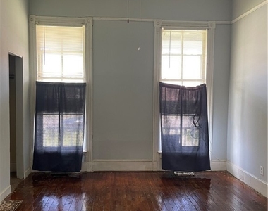 712 W Washington Street - Photo Thumbnail 7