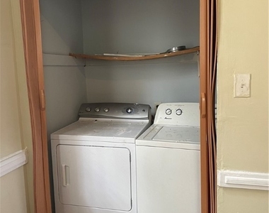 712 W Washington Street - Photo Thumbnail 11