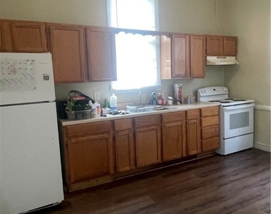 712 W Washington Street - Photo Thumbnail 10