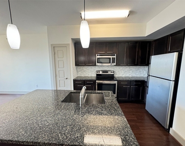 145 Heights Blvd - Photo Thumbnail 1