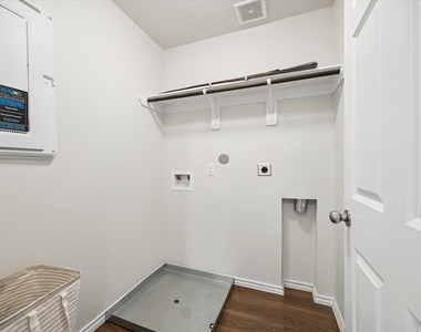 1606 Avocet Way - Photo Thumbnail 14