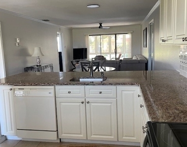 632 Victoria Drive - Photo Thumbnail 5