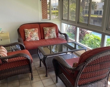 632 Victoria Drive - Photo Thumbnail 4