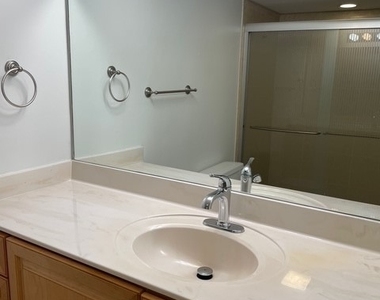 632 Victoria Drive - Photo Thumbnail 11