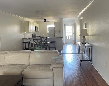 632 Victoria Drive - Photo Thumbnail 8