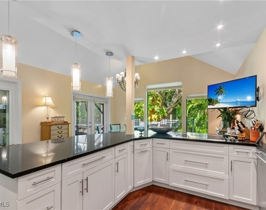 1313 Solana Road W - Photo Thumbnail 12
