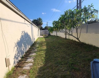 13701 Lazy Oak Drive - Photo Thumbnail 22
