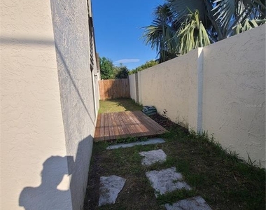 13701 Lazy Oak Drive - Photo Thumbnail 21
