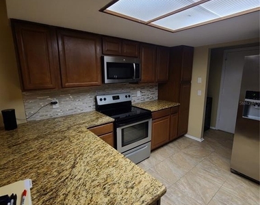 13701 Lazy Oak Drive - Photo Thumbnail 6