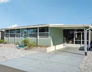 712 Roma Road - Photo Thumbnail 2