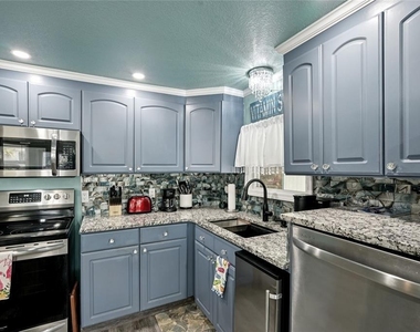 712 Roma Road - Photo Thumbnail 8