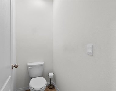 2143 Kalin Way - Photo Thumbnail 26