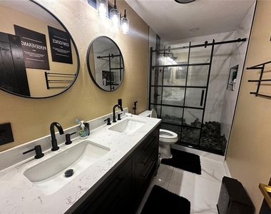 15040 Sw 39th Circle - Photo Thumbnail 8
