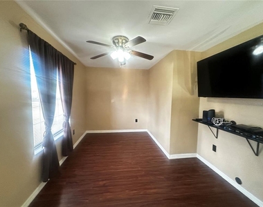 15040 Sw 39th Circle - Photo Thumbnail 15
