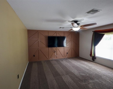15040 Sw 39th Circle - Photo Thumbnail 6