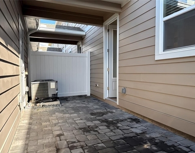 2962 Voyager Avenue - Photo Thumbnail 24