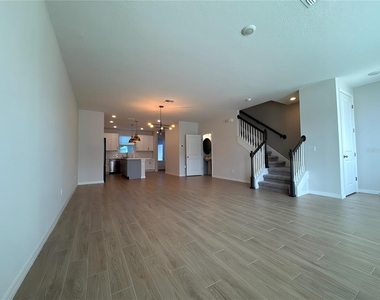 2962 Voyager Avenue - Photo Thumbnail 6
