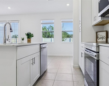 24101 Manuma Street - Photo Thumbnail 4