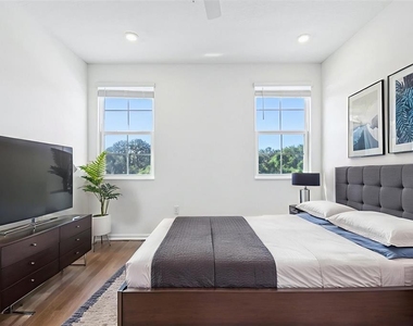 24101 Manuma Street - Photo Thumbnail 7