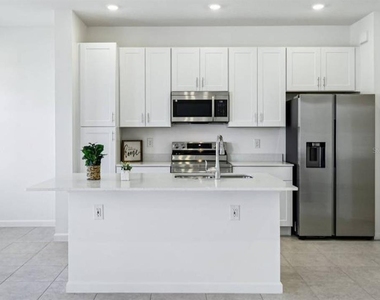 24101 Manuma Street - Photo Thumbnail 2