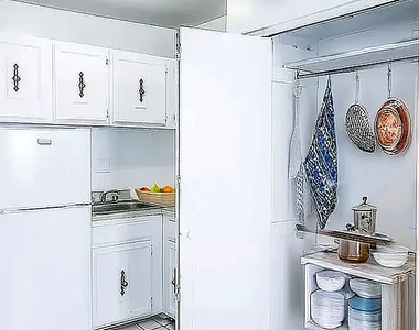 146 East 39th Street - Photo Thumbnail 1