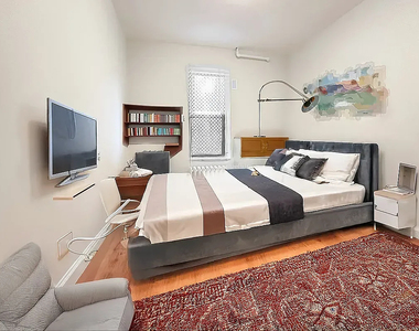 405 West 45th Street - Photo Thumbnail 2