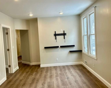 124 Charles Street - Photo Thumbnail 1