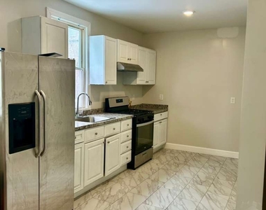 124 Charles Street - Photo Thumbnail 3