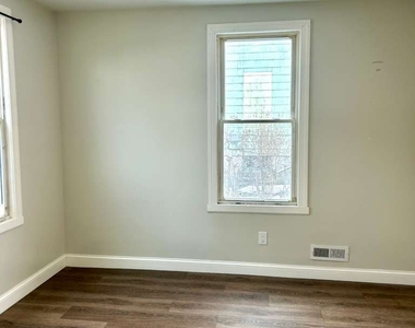 124 Charles Street - Photo Thumbnail 5
