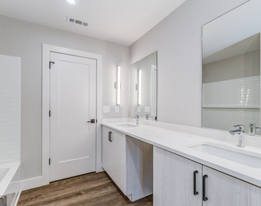 77 Chateau Drive - Photo Thumbnail 44