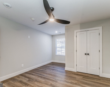 77 Chateau Drive - Photo Thumbnail 40
